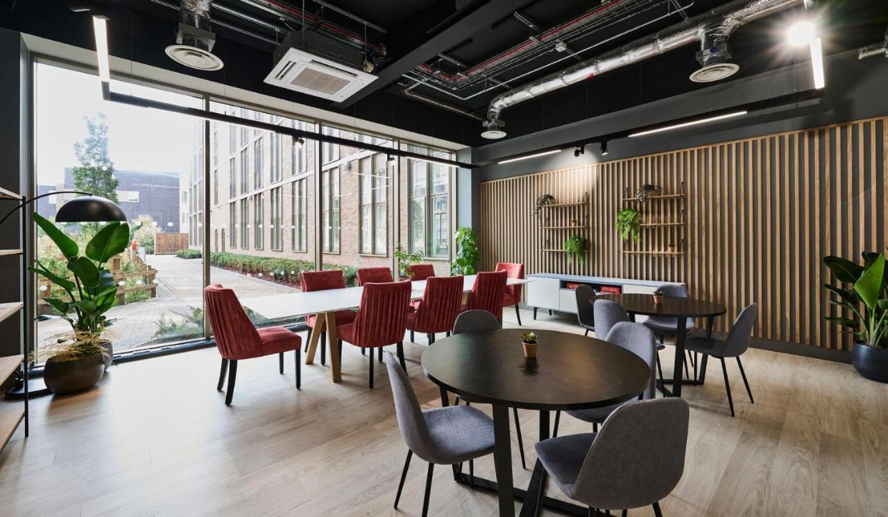 For Students Only The Oaks In Coventry Apartment Exterior foto