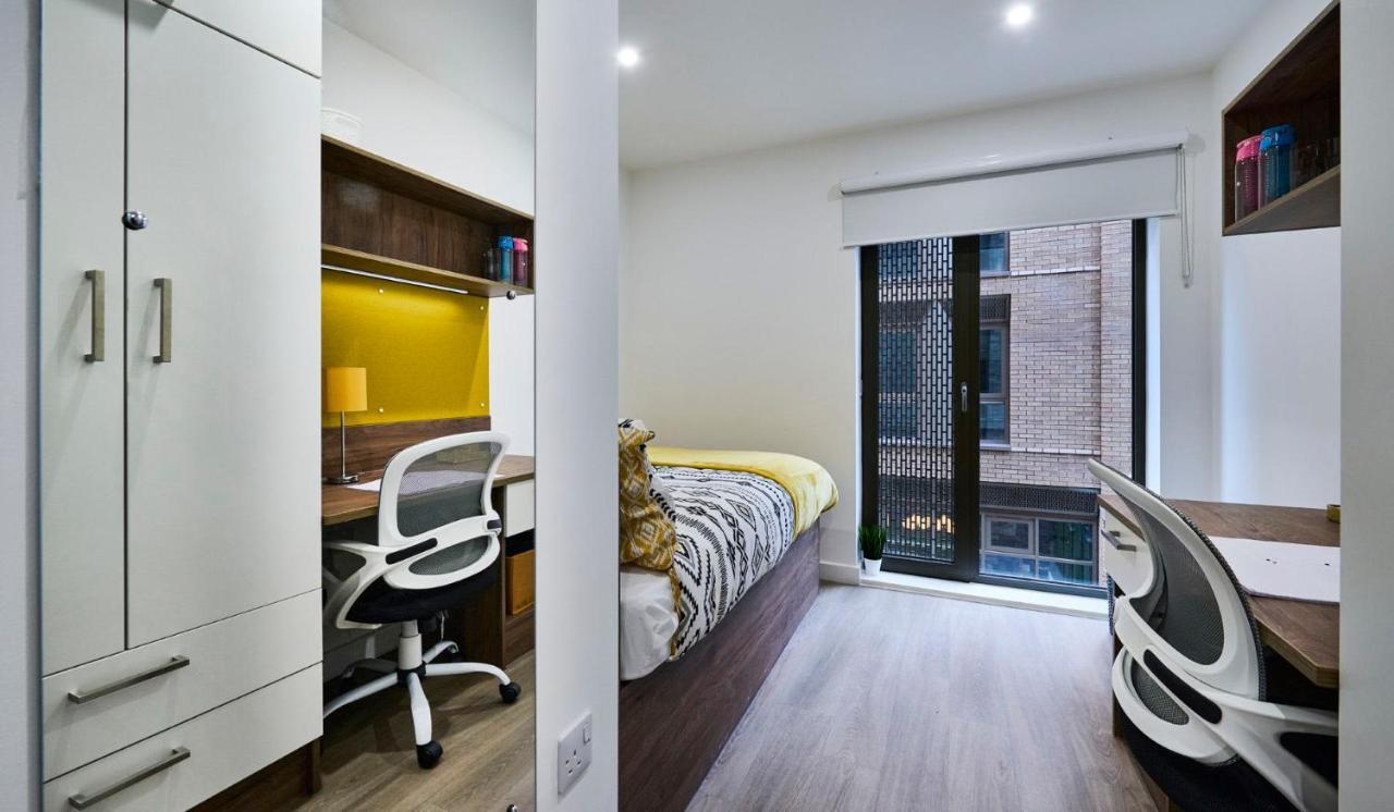 For Students Only The Oaks In Coventry Apartment Exterior foto
