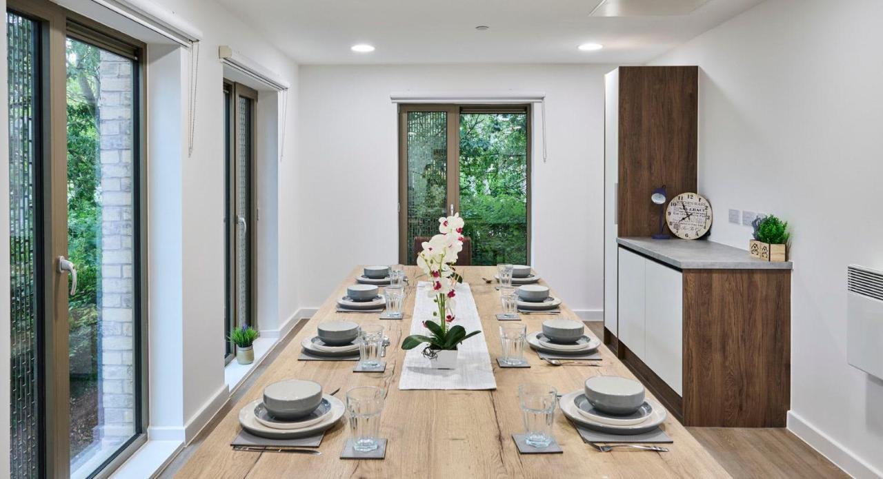 For Students Only The Oaks In Coventry Apartment Exterior foto