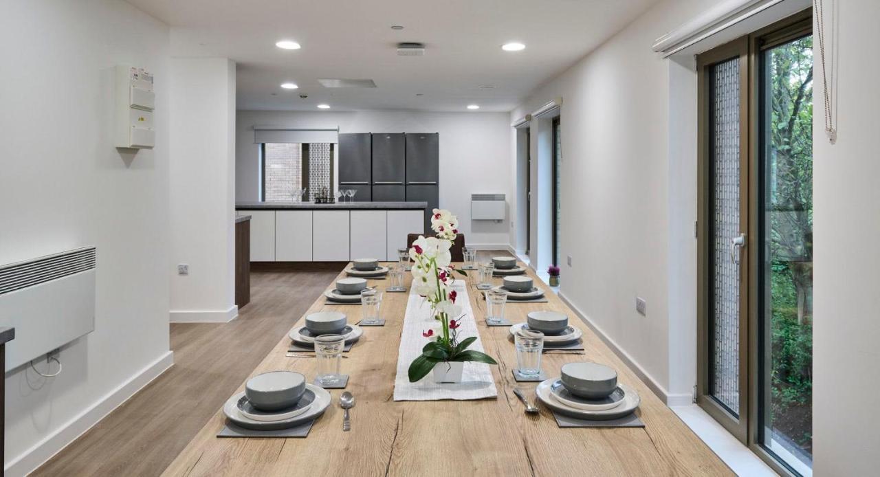 For Students Only The Oaks In Coventry Apartment Exterior foto