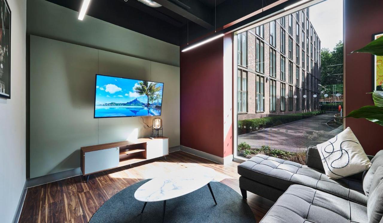 For Students Only The Oaks In Coventry Apartment Exterior foto